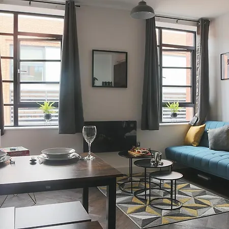 Modern 1-bed In Birmingham's Jewellery Quarter * Birmingham