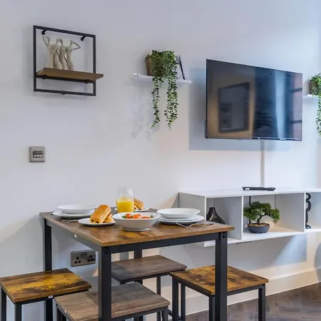 Modern 1-bed In Birmingham's Jewellery Quarter