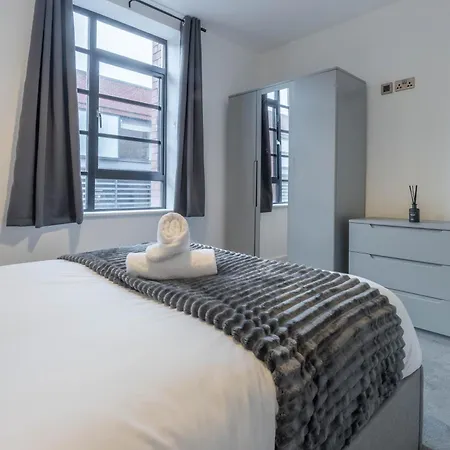Modern 1-bed In Birmingham's Jewellery Quarter Birmingham