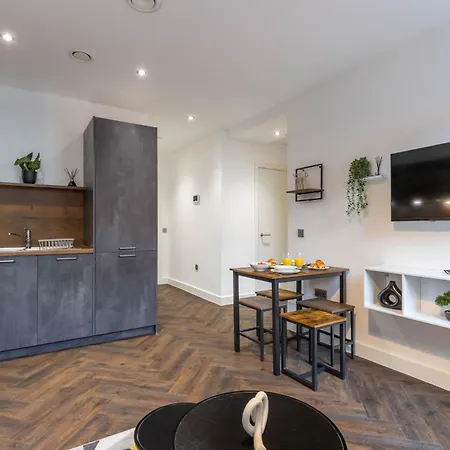 Modern 1-bed In Birmingham's Jewellery Quarter * Birmingham
