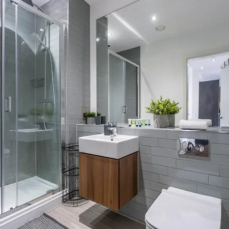 Modern 1-bed In Birmingham's Jewellery Quarter Apartment *