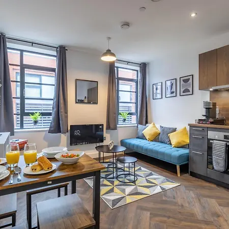 Modern 1-bed In Birmingham's Jewellery Quarter Apartment *